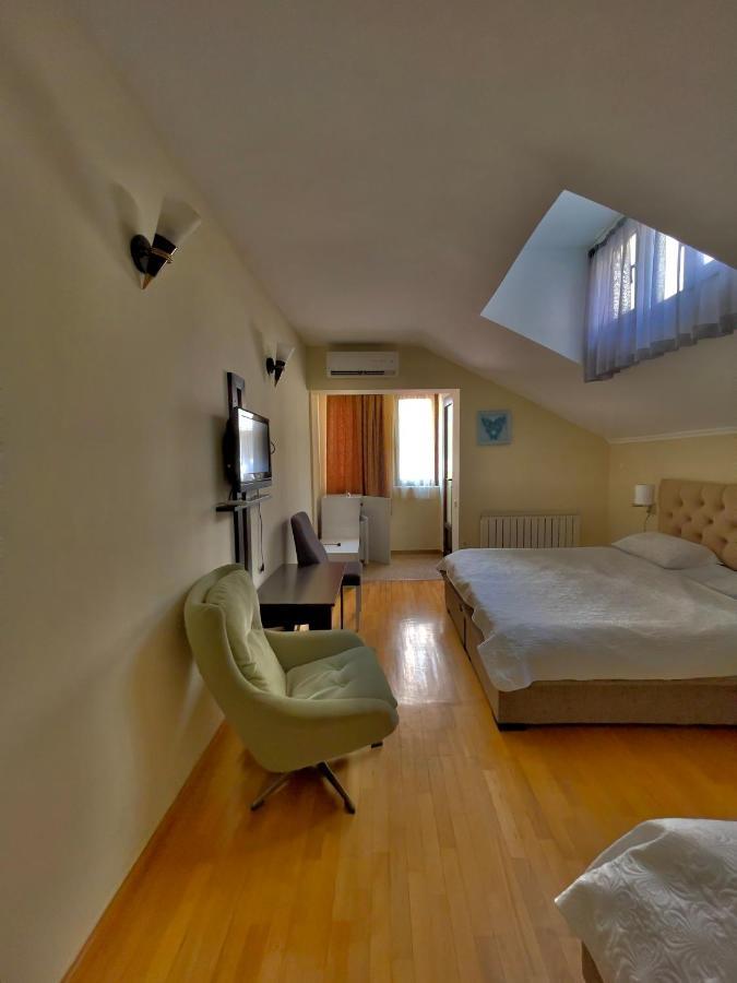 Luxors Garden Hotel Батуми Екстериор снимка