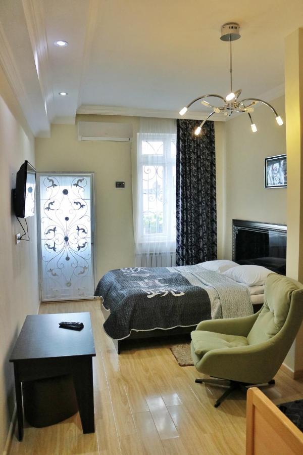 Luxors Garden Hotel Батуми Екстериор снимка