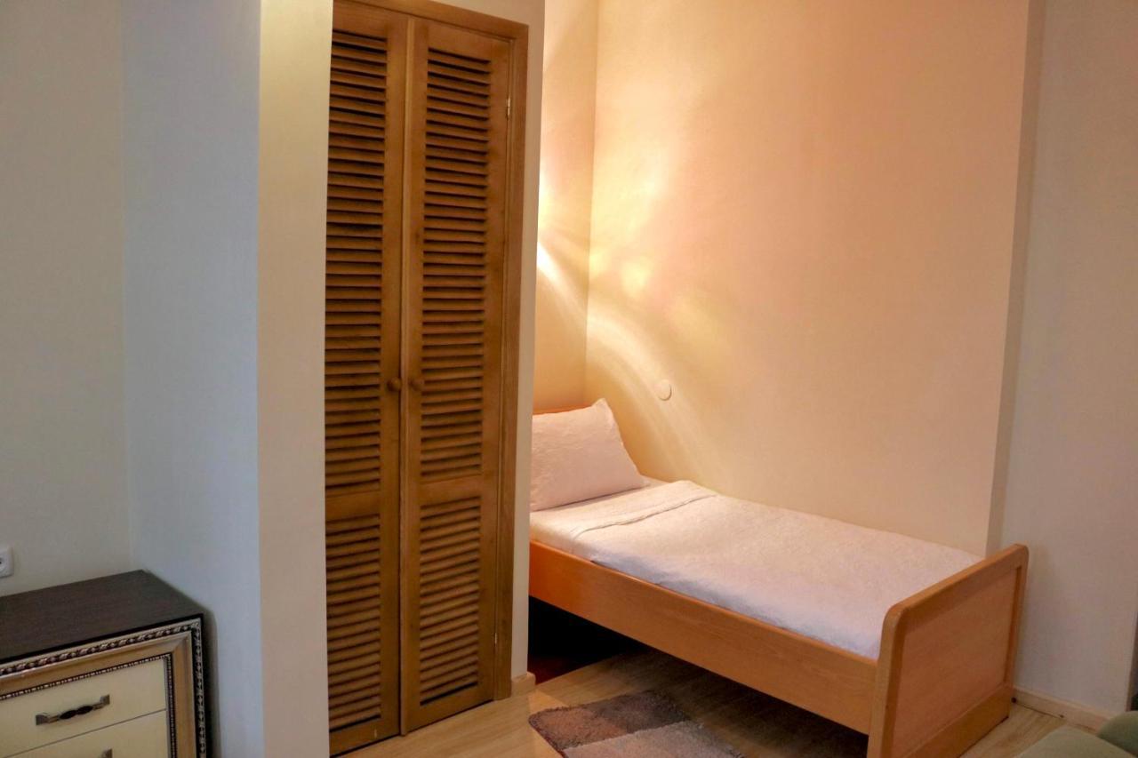 Luxors Garden Hotel Батуми Екстериор снимка