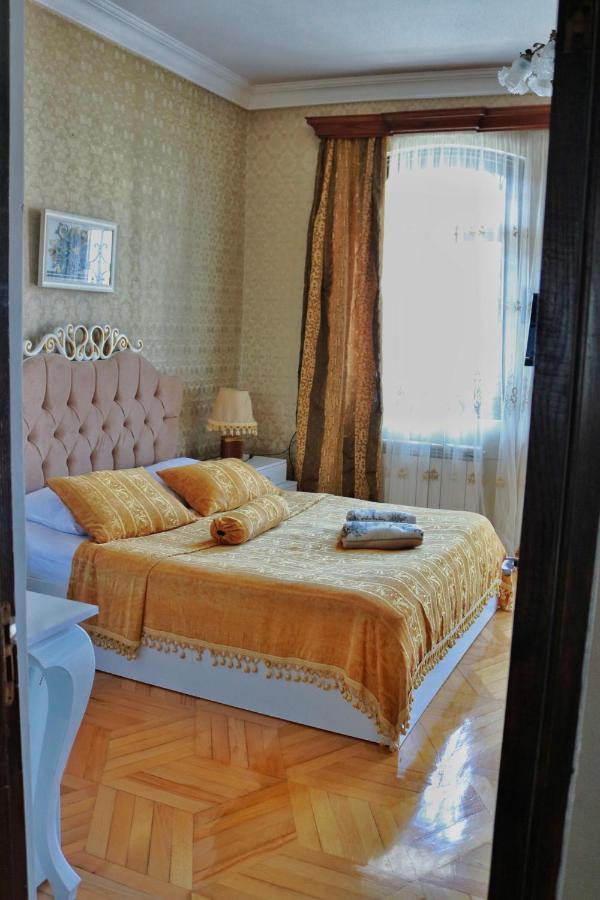 Luxors Garden Hotel Батуми Екстериор снимка