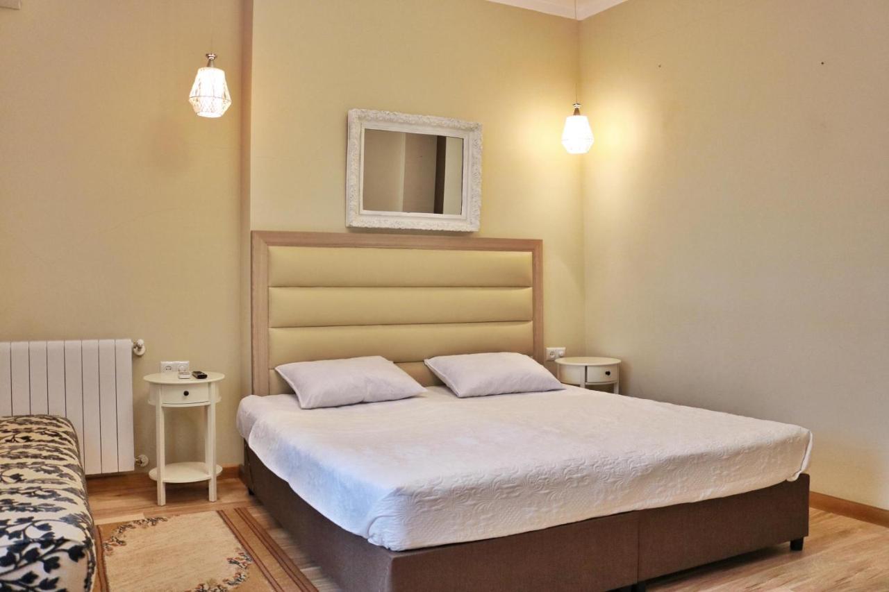 Luxors Garden Hotel Батуми Екстериор снимка
