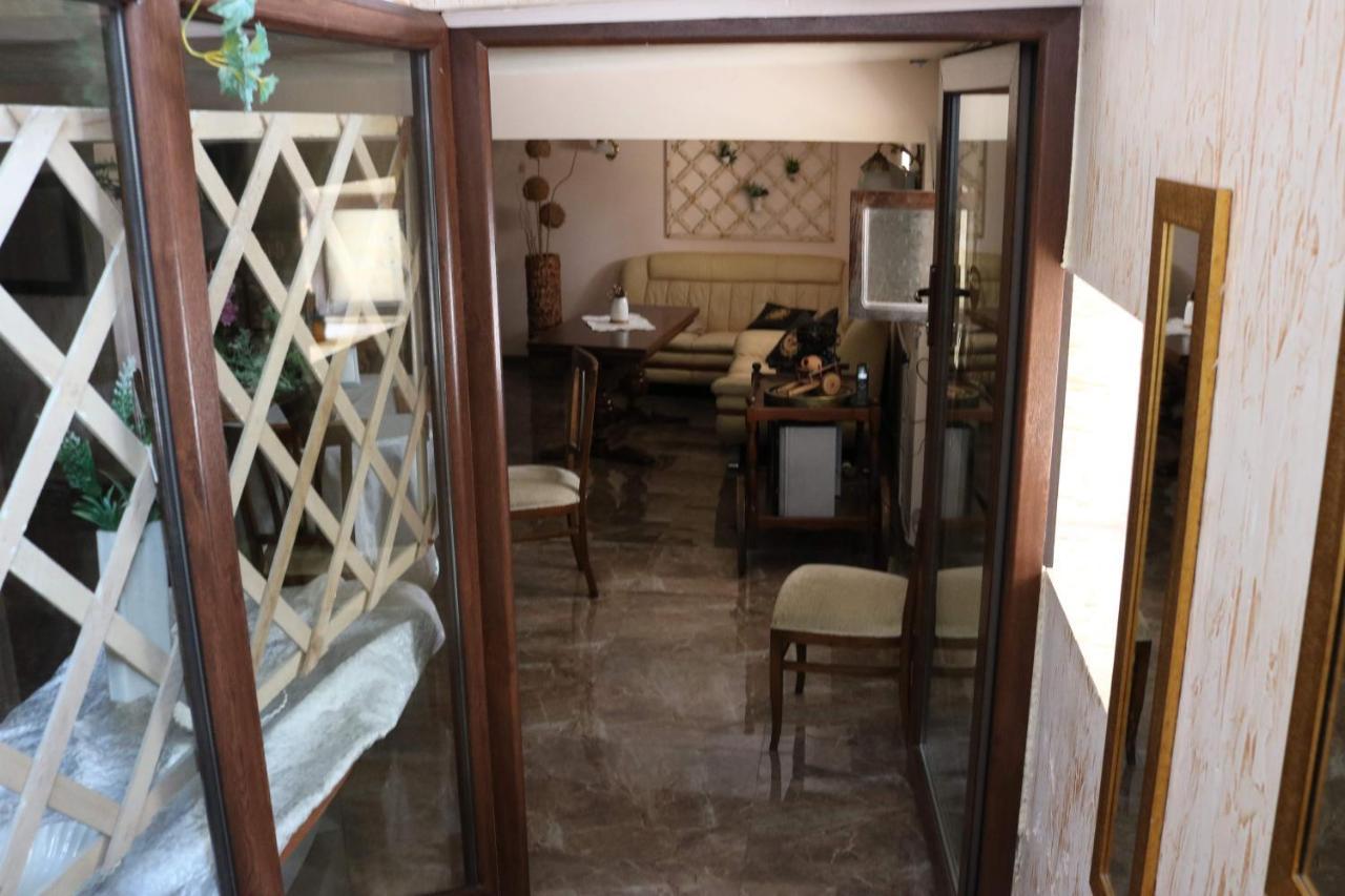Luxors Garden Hotel Батуми Екстериор снимка